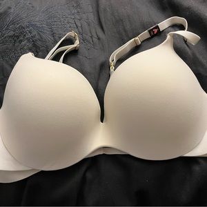 Victoria Secret Incredible White Push-up 36C